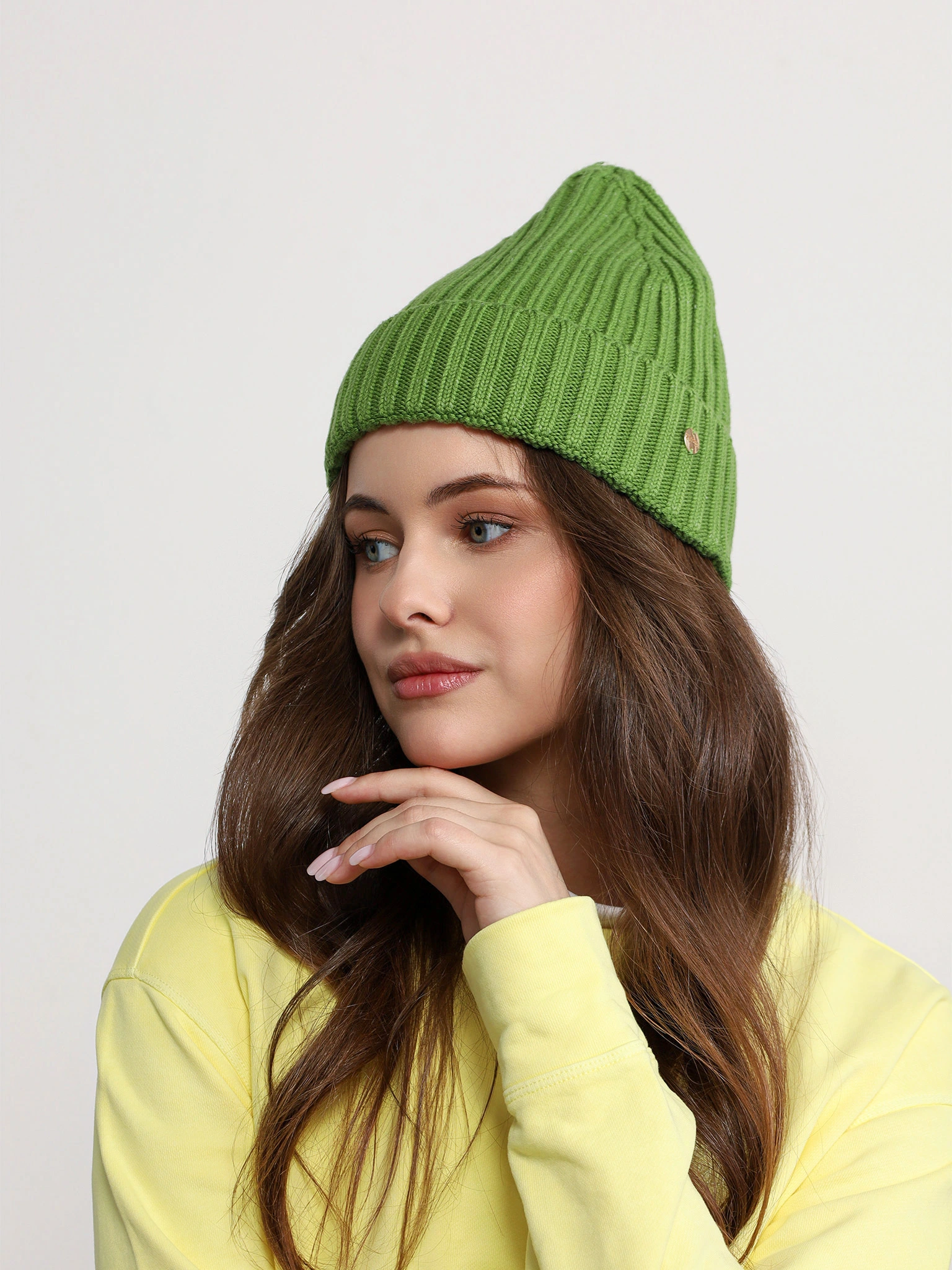 Шапка-бини из смесовой вискозы с отворотом на подкладе в ассортименте